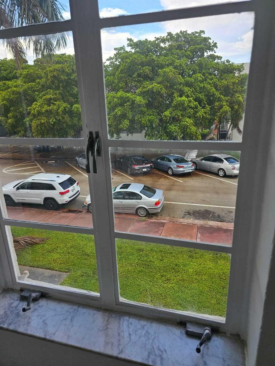 R11107862 — Miami Beach — 9