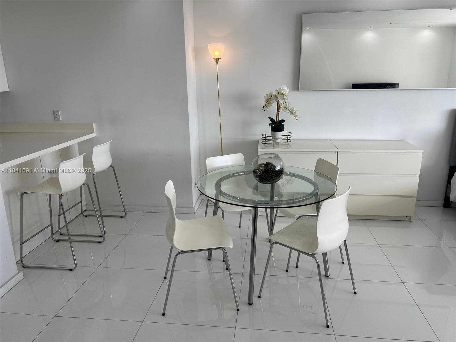 A11841591 — Miami Beach — 2