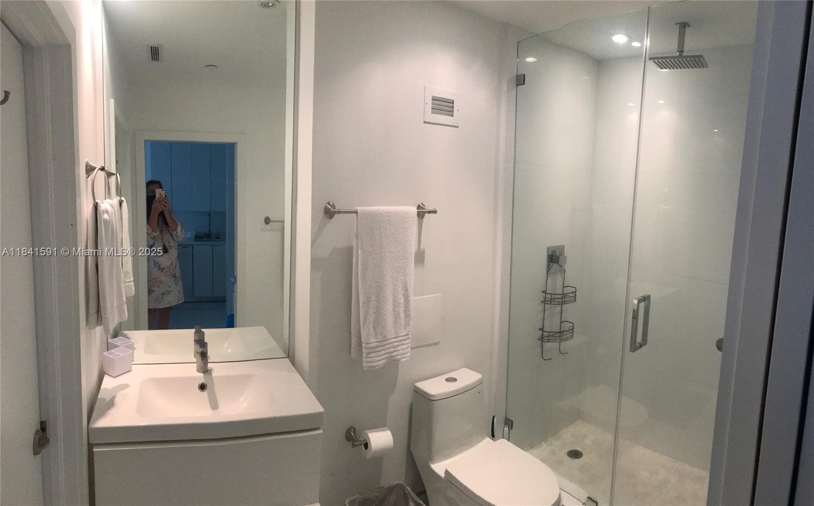 A11841591 — Miami Beach — 19