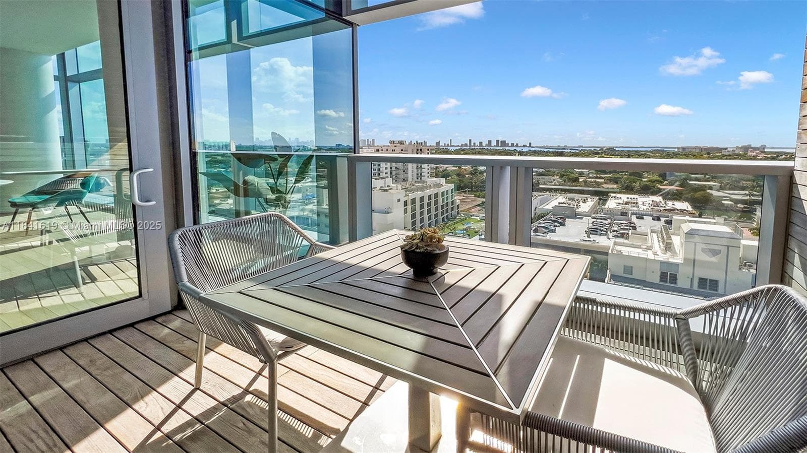 A11841619 — Miami Beach — 21