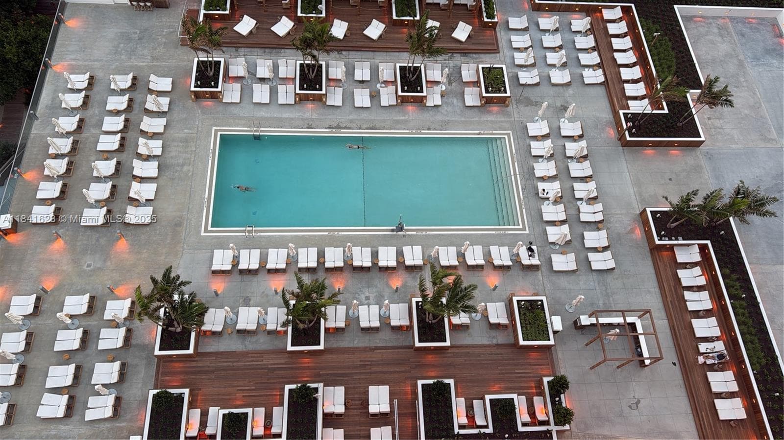 A11841623 — Miami Beach — 26