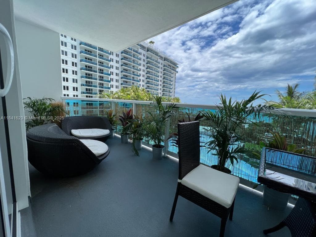 A11841623 — Miami Beach — 14