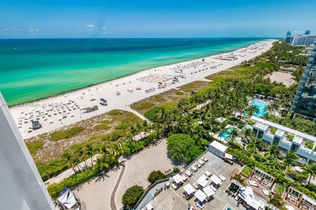 A11841623 — Miami Beach — 18