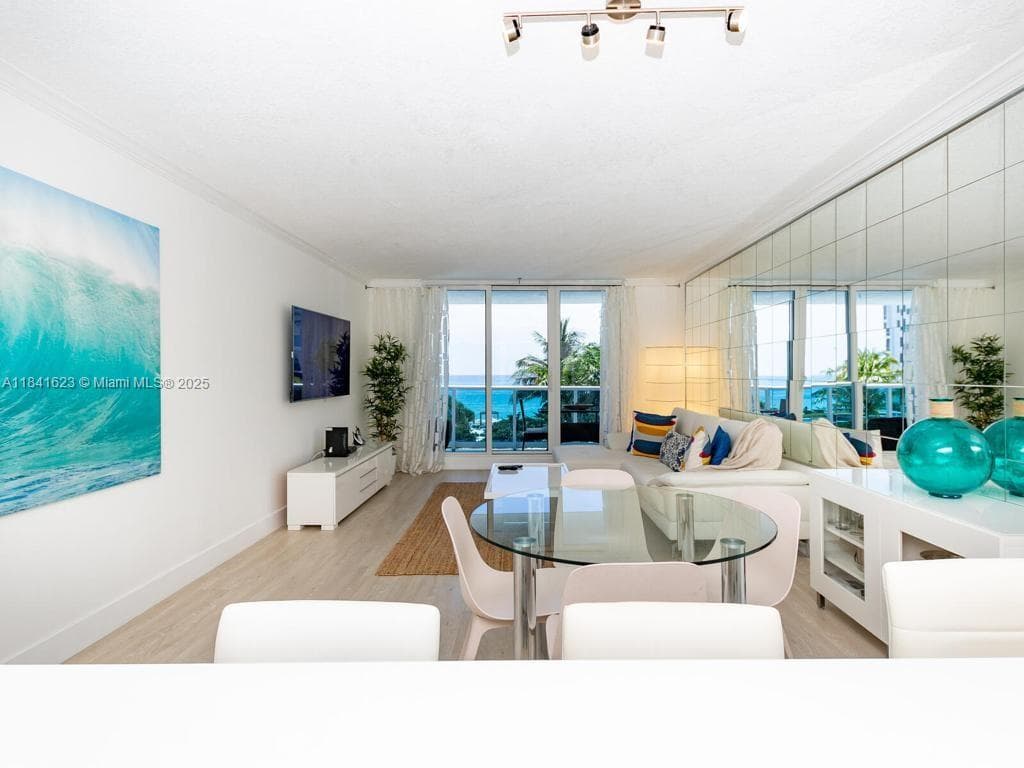 A11841623 — Miami Beach — 4