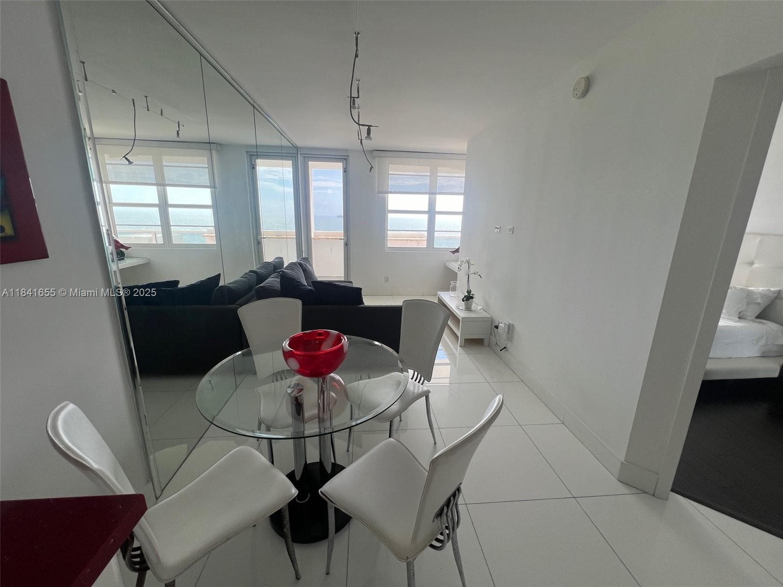 A11841655 — Miami Beach — 9
