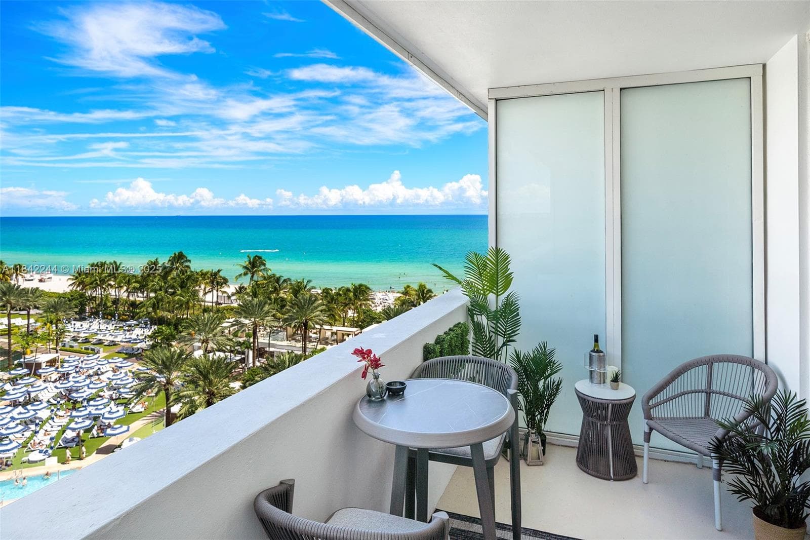 A11842244 — Miami Beach — 28