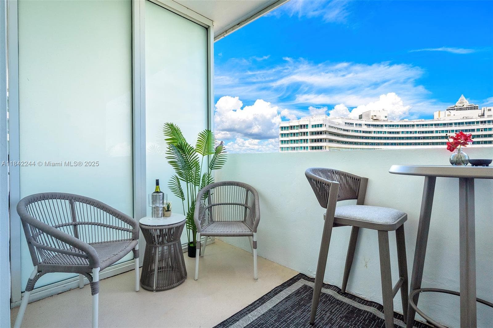 A11842244 — Miami Beach — 25