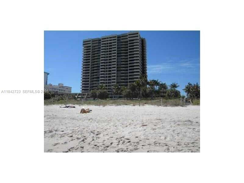 A11842723 — Miami Beach — 18