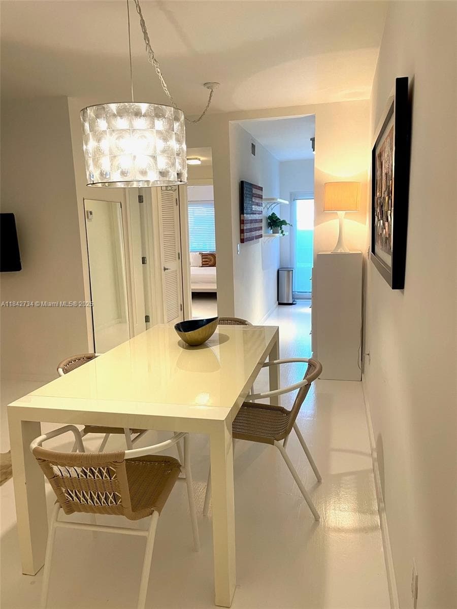 A11842734 — Miami Beach — 2