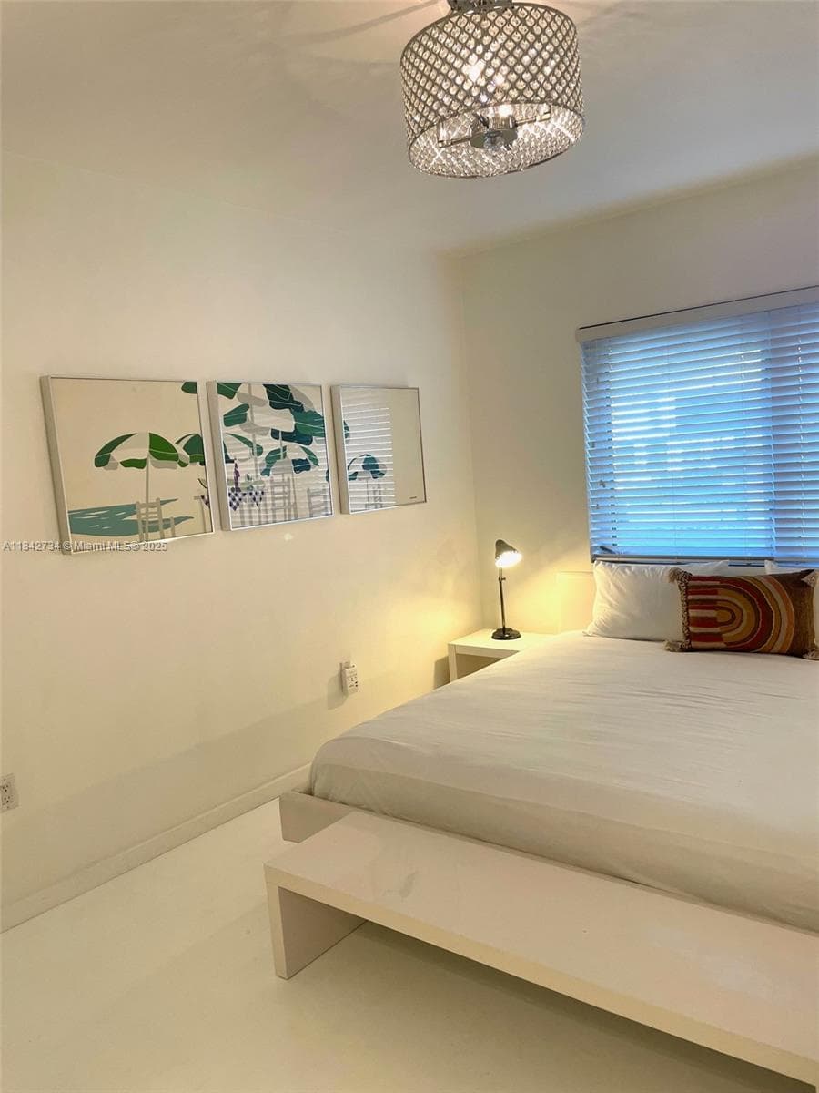 A11842734 — Miami Beach — 11