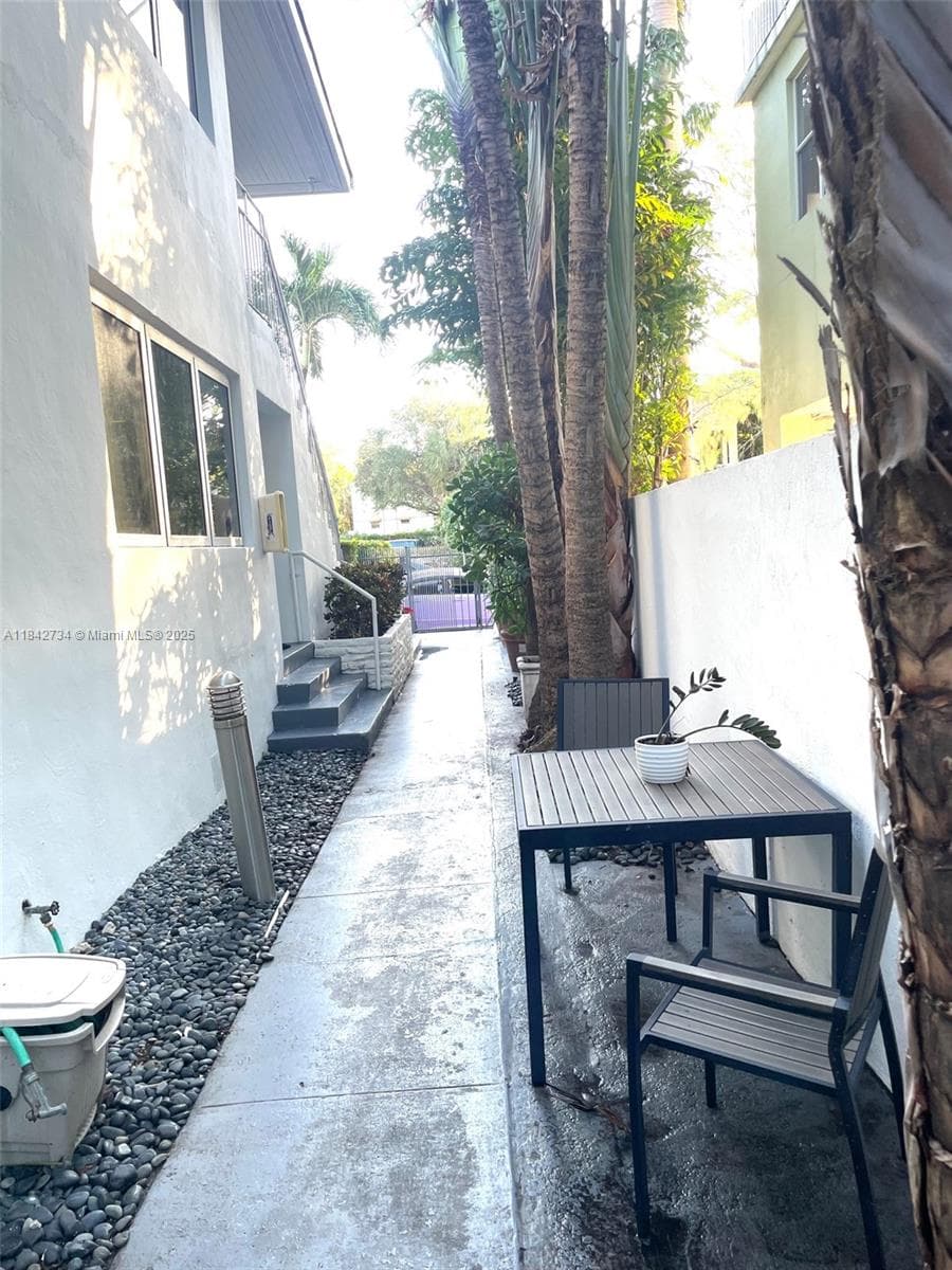 A11842734 — Miami Beach — 19