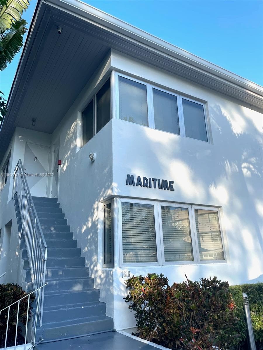 A11842734 — Miami Beach — 21
