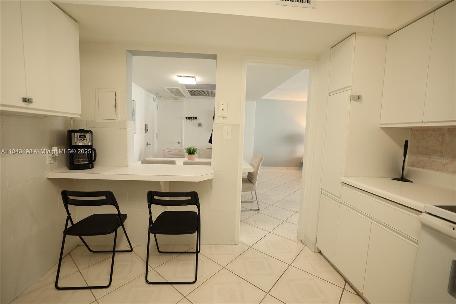 A11843198 — Miami Beach — 13