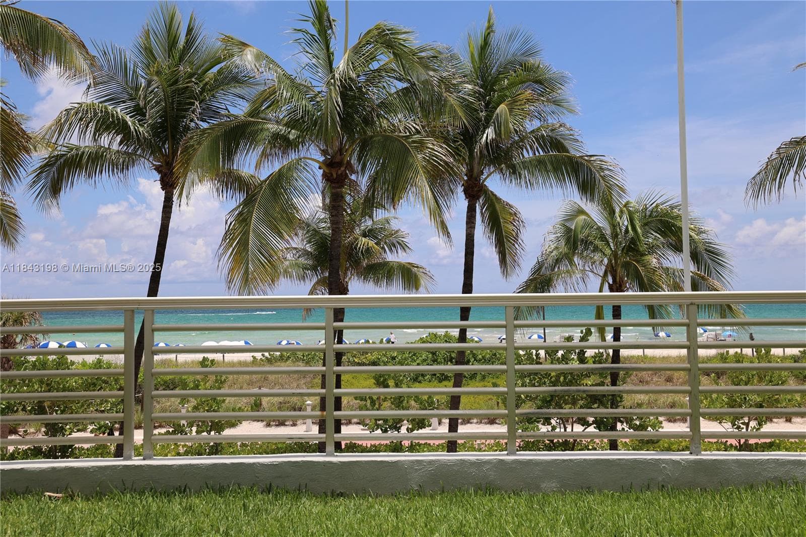 A11843198 — Miami Beach — 16