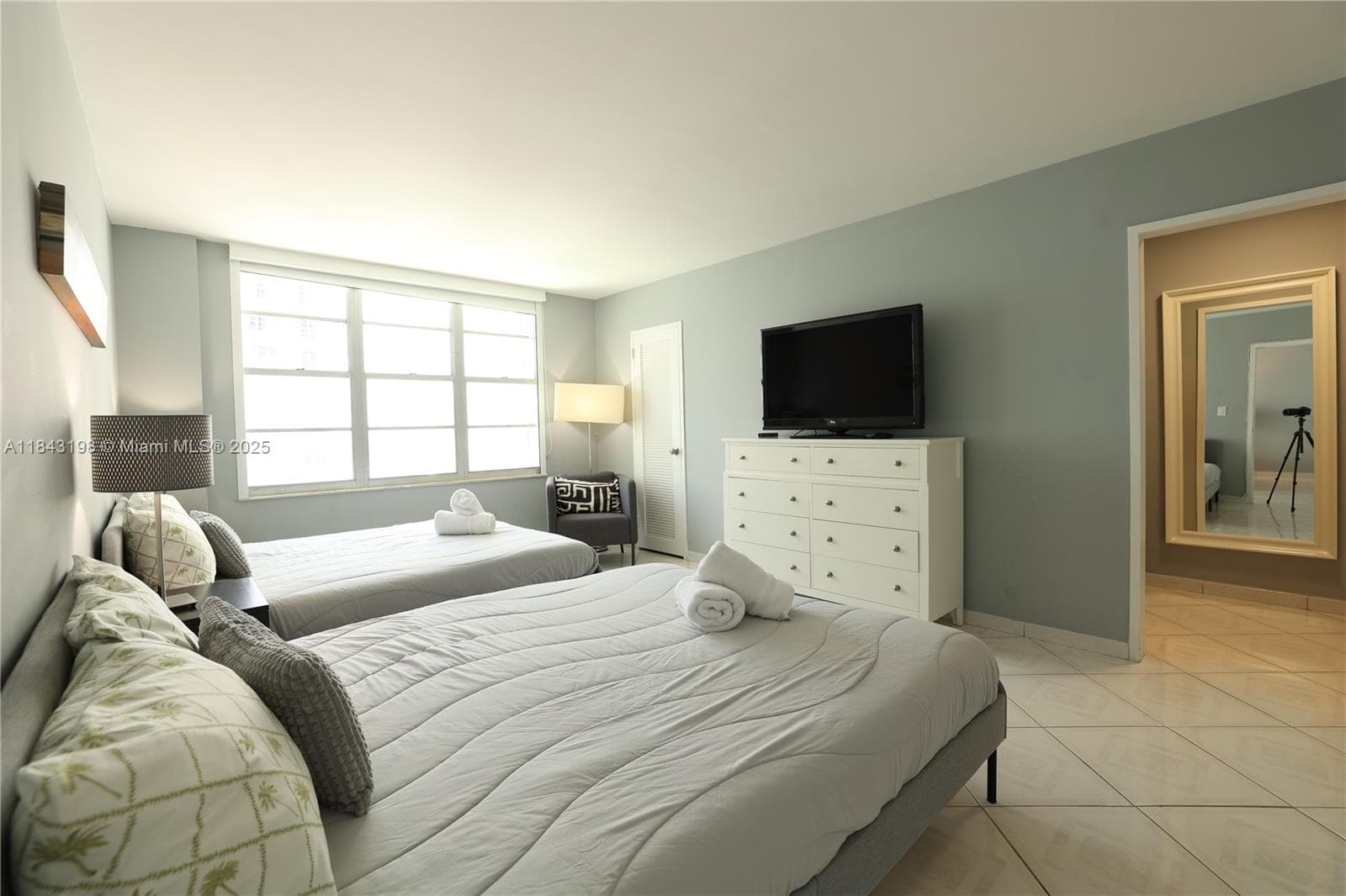 A11843198 — Miami Beach — 7