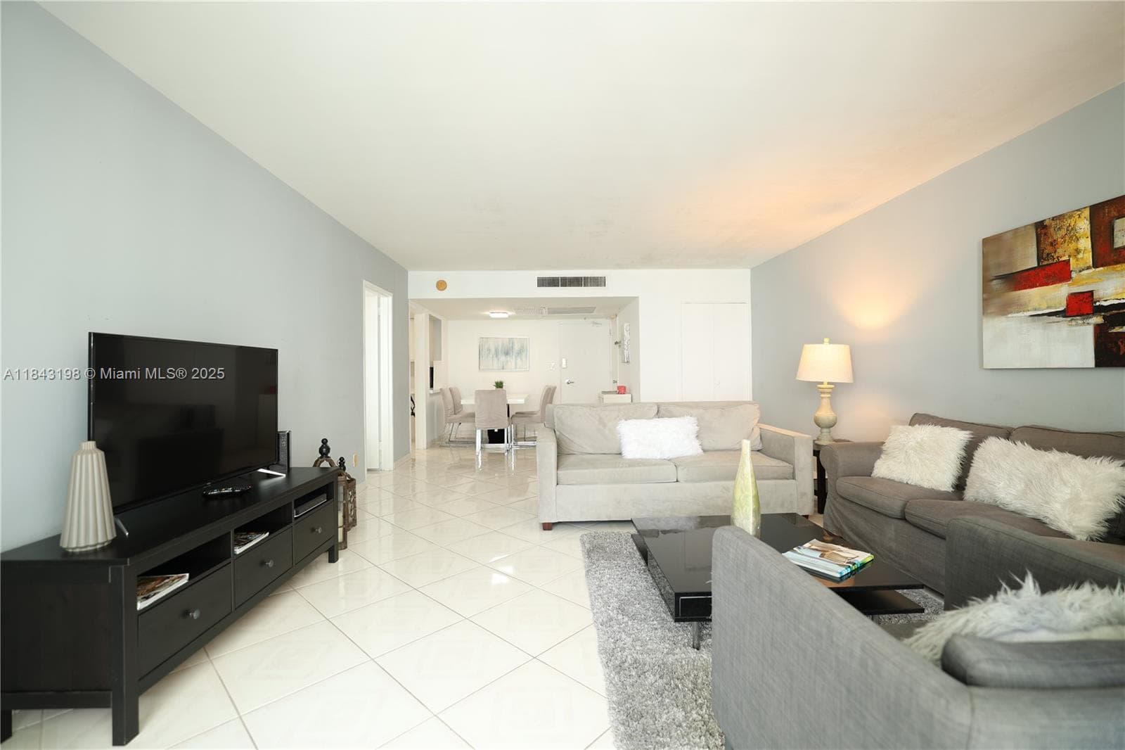 A11843198 — Miami Beach — 3