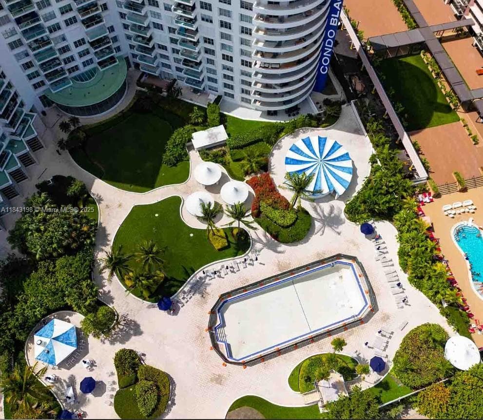 A11843198 — Miami Beach — 19