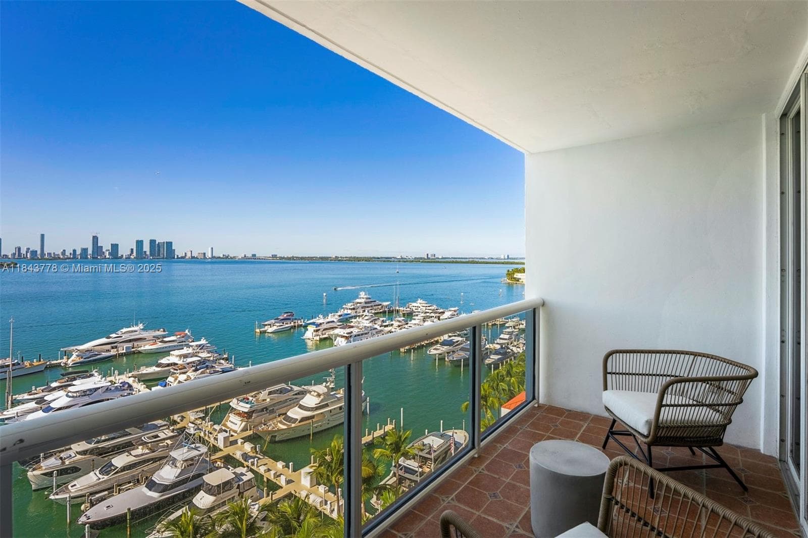 A11843778 — Miami Beach — 3