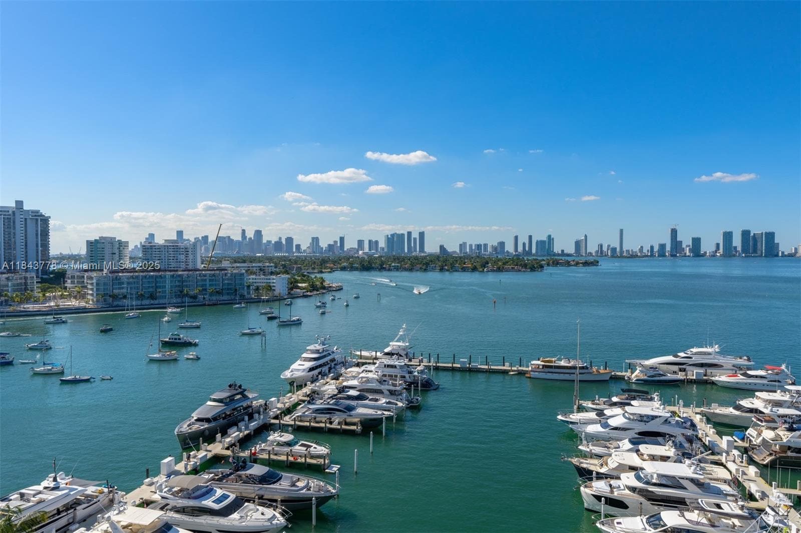 A11843778 — Miami Beach