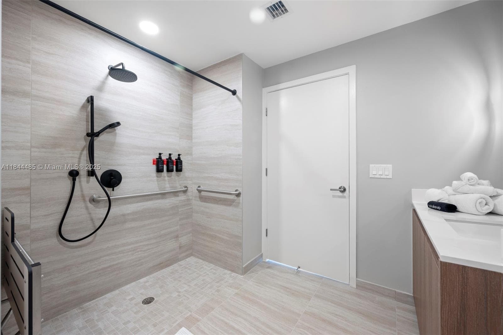 A11844485 — Miami Beach — 14