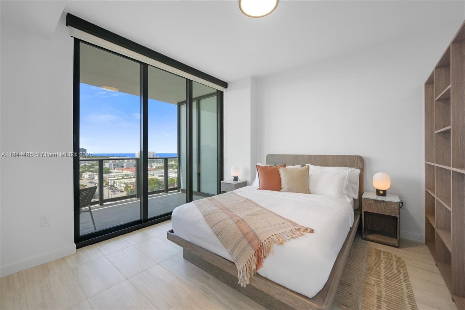 A11844485 — Miami Beach — 15