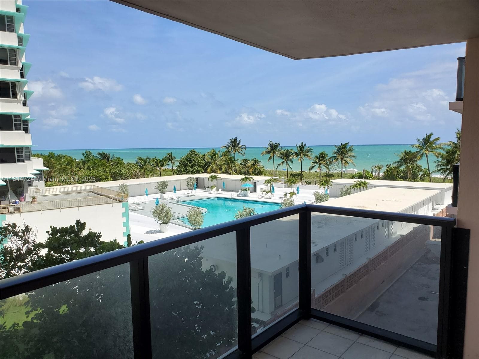 A11844724 — Miami Beach — 16