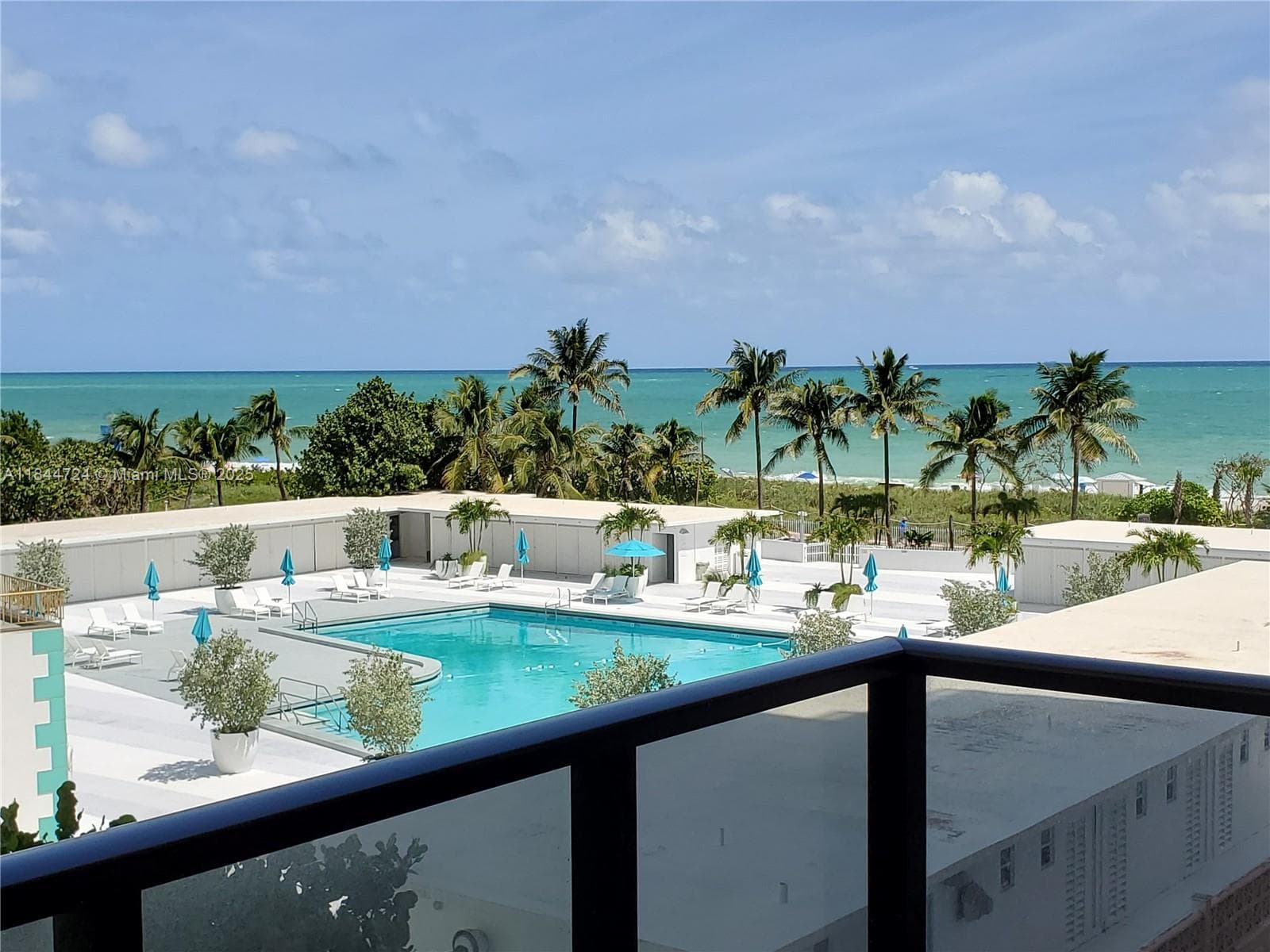 A11844724 — Miami Beach
