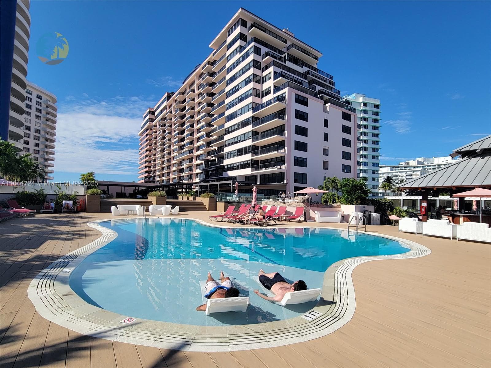 A11844724 — Miami Beach — 19
