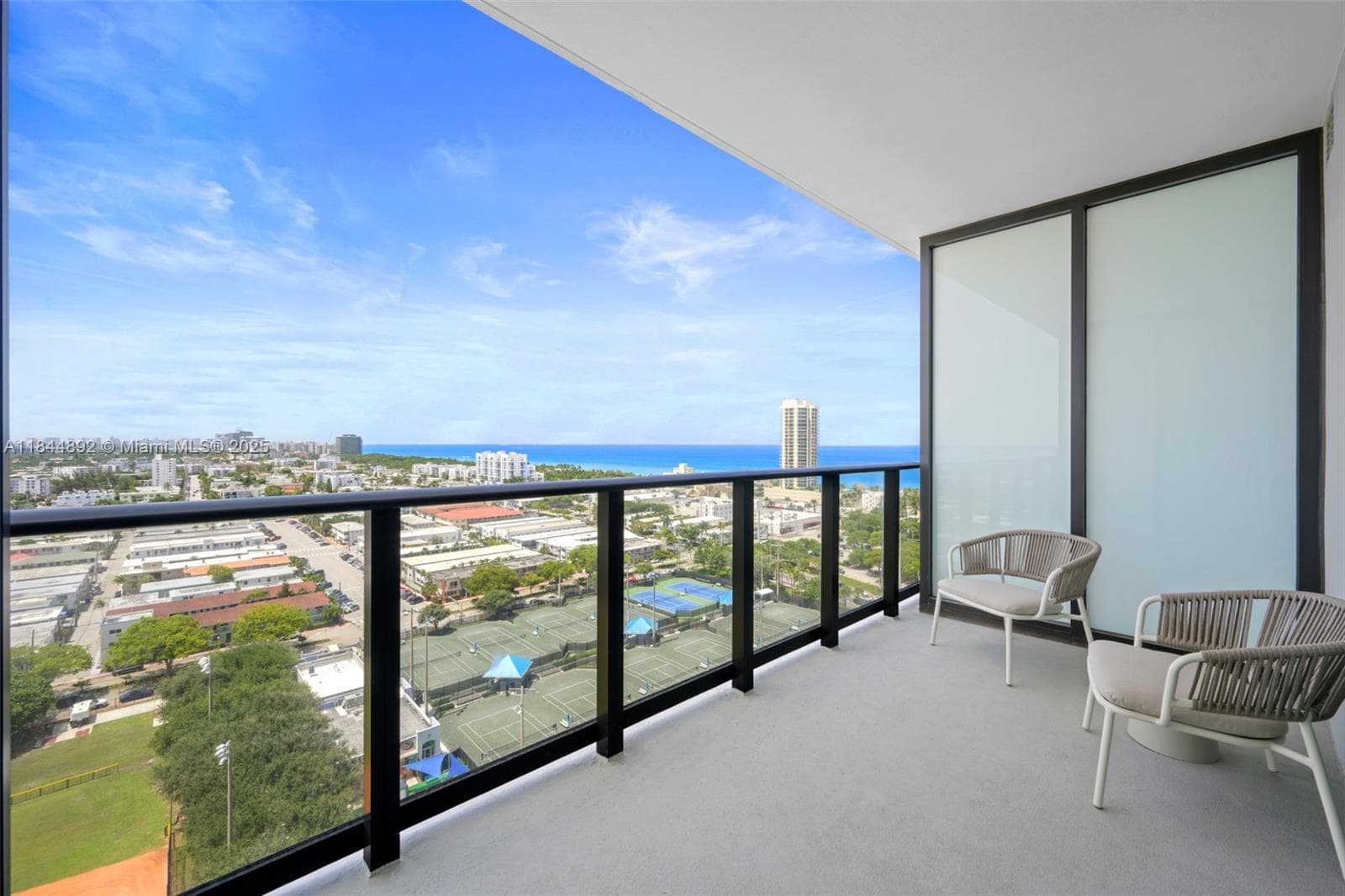 A11844892 — Miami Beach — 11