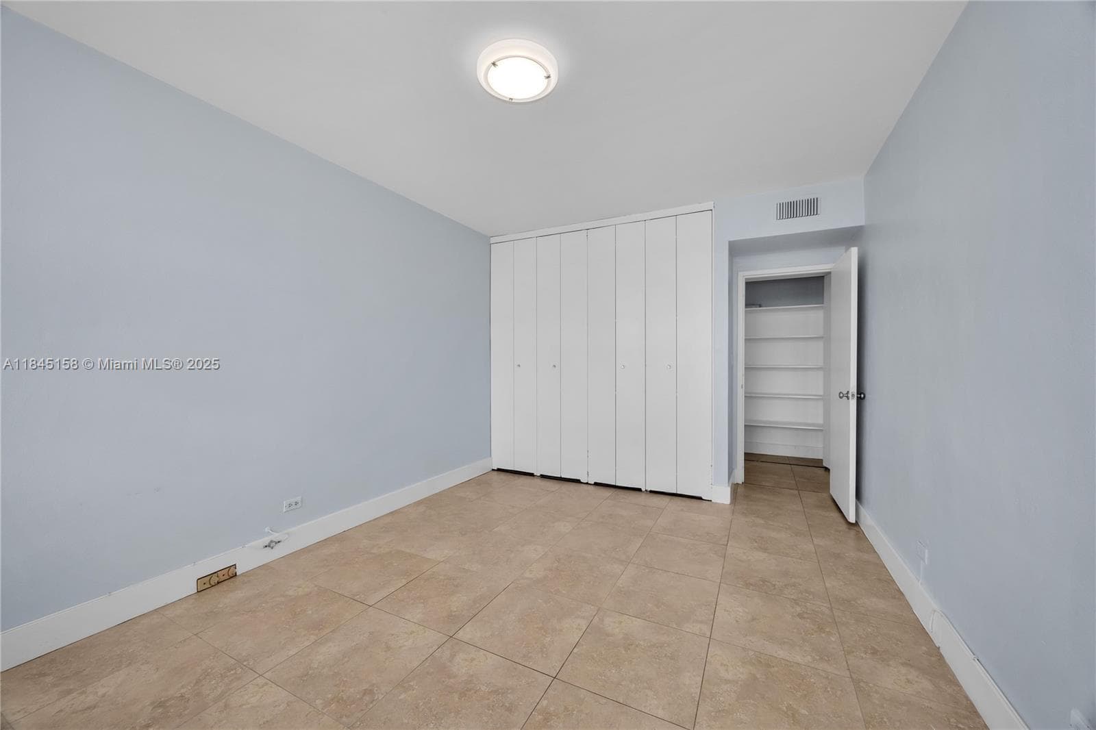 A11845158 — Miami Beach — 23