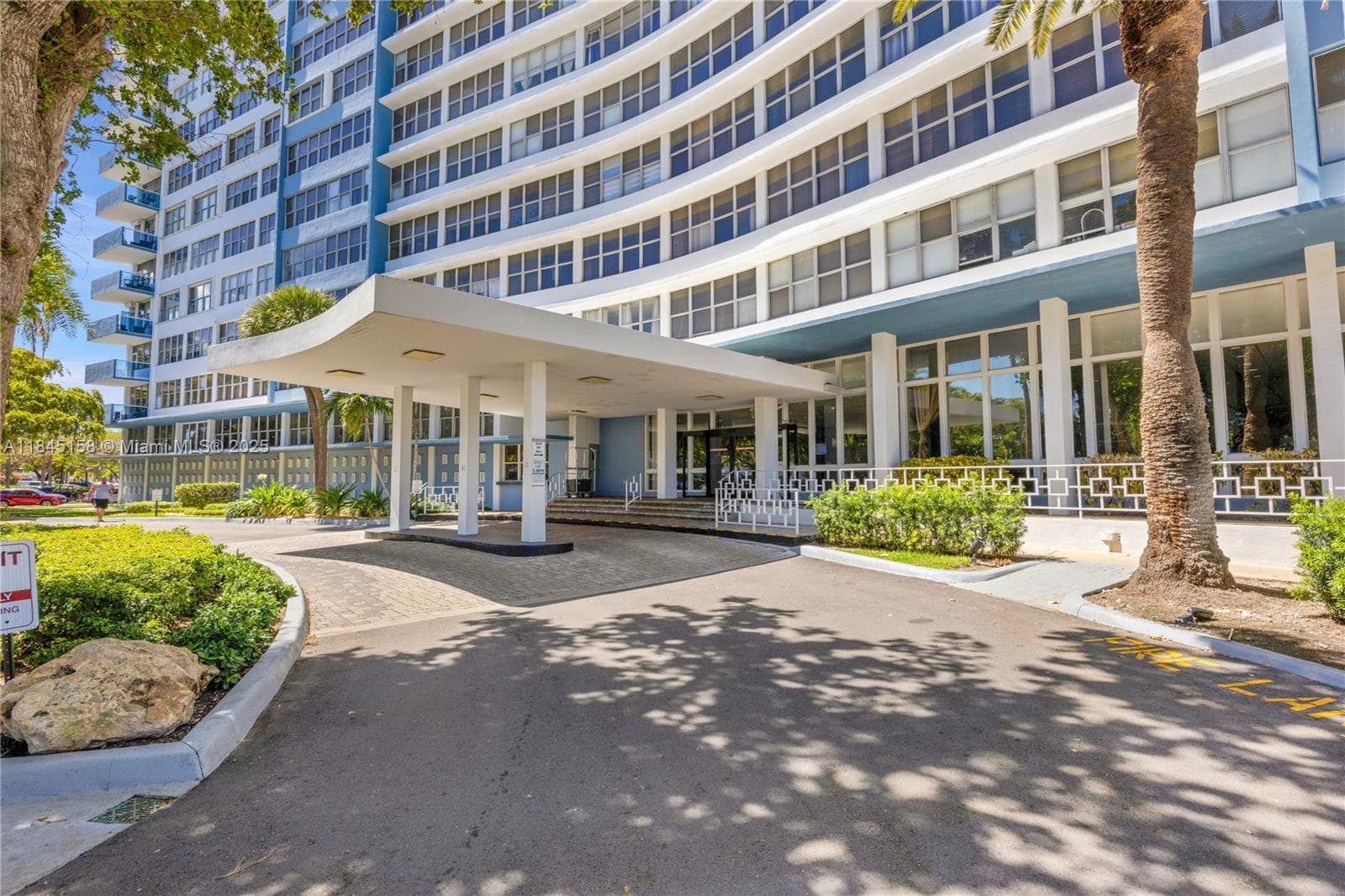 A11845158 — Miami Beach — 13