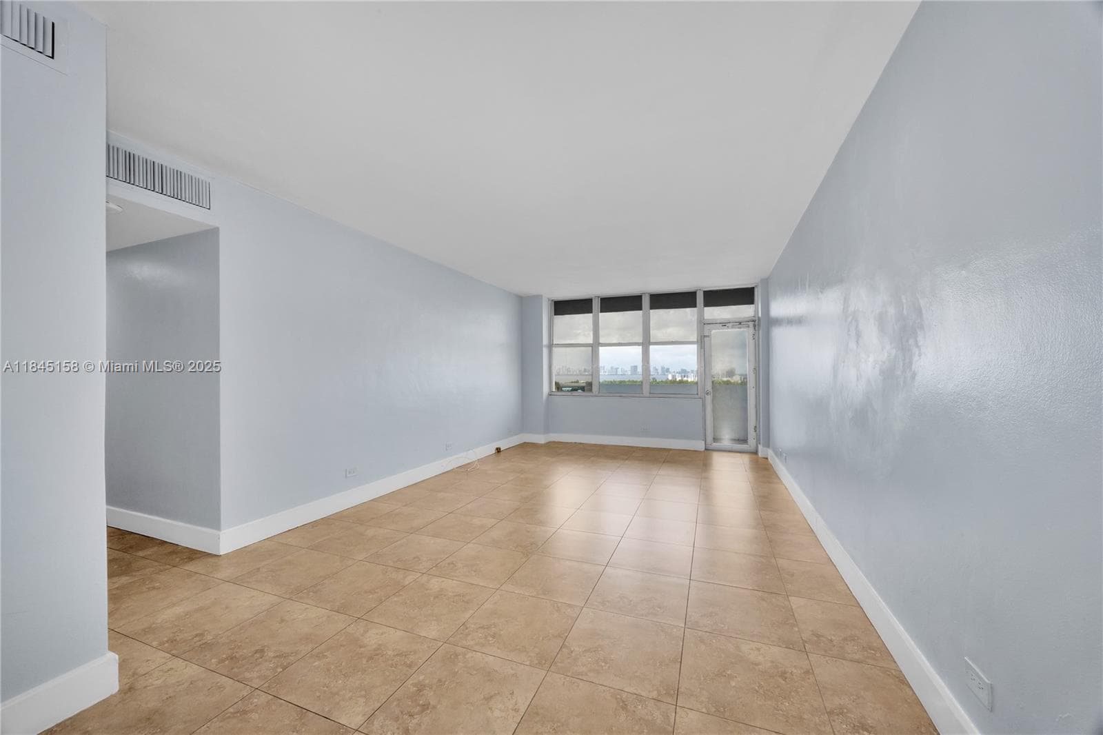 A11845158 — Miami Beach — 26