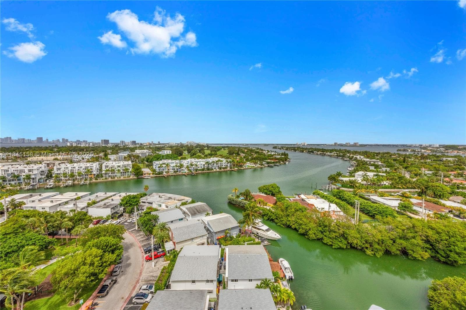 A11845158 — Miami Beach