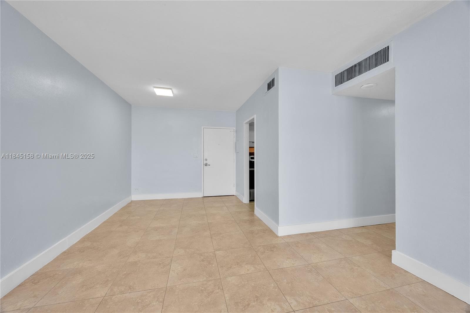 A11845158 — Miami Beach — 28