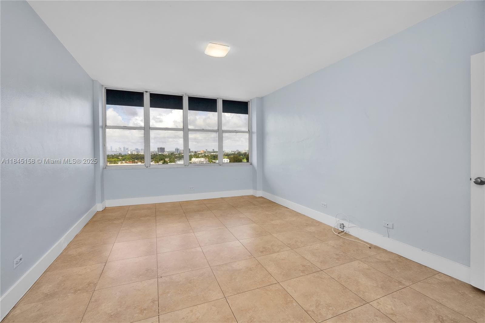 A11845158 — Miami Beach — 5