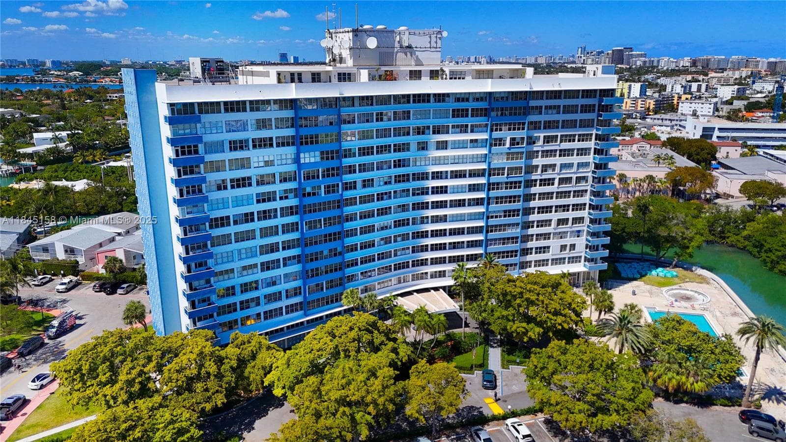 A11845158 — Miami Beach — 19