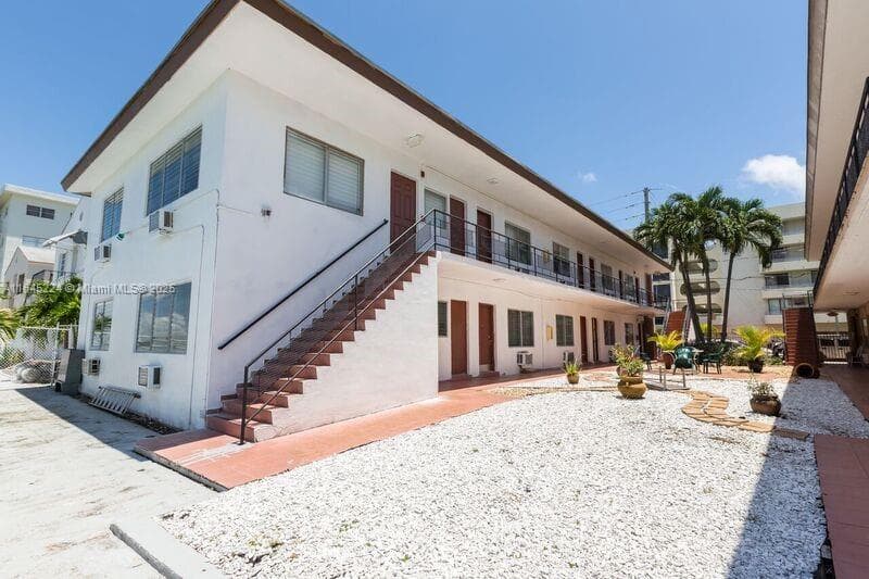 A11845224 — Miami Beach — 3