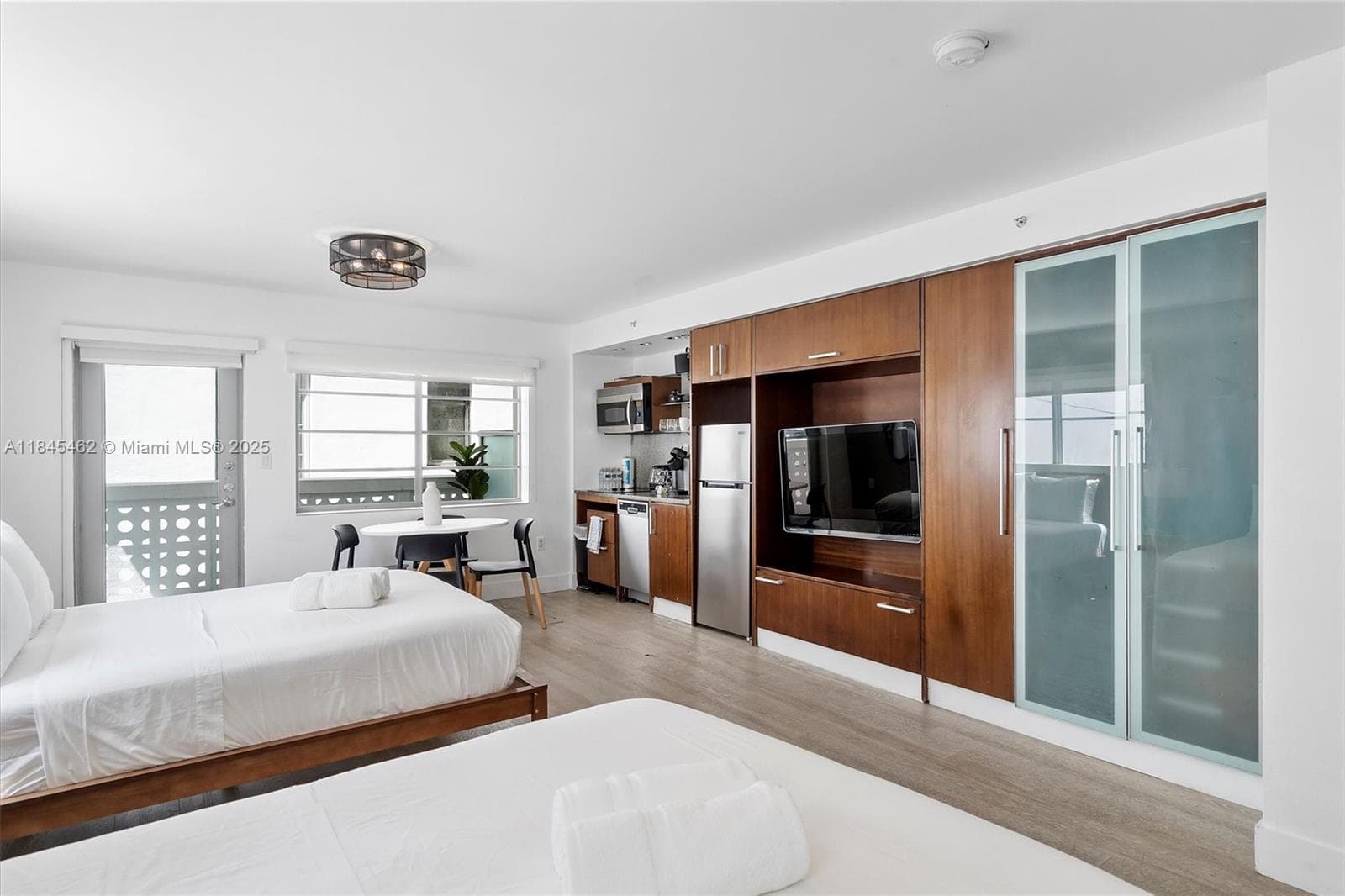 A11845462 — Miami Beach — 13