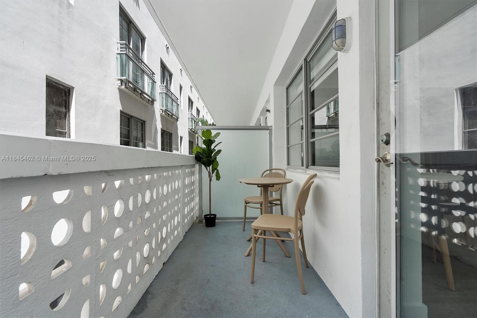 A11845462 — Miami Beach — 17