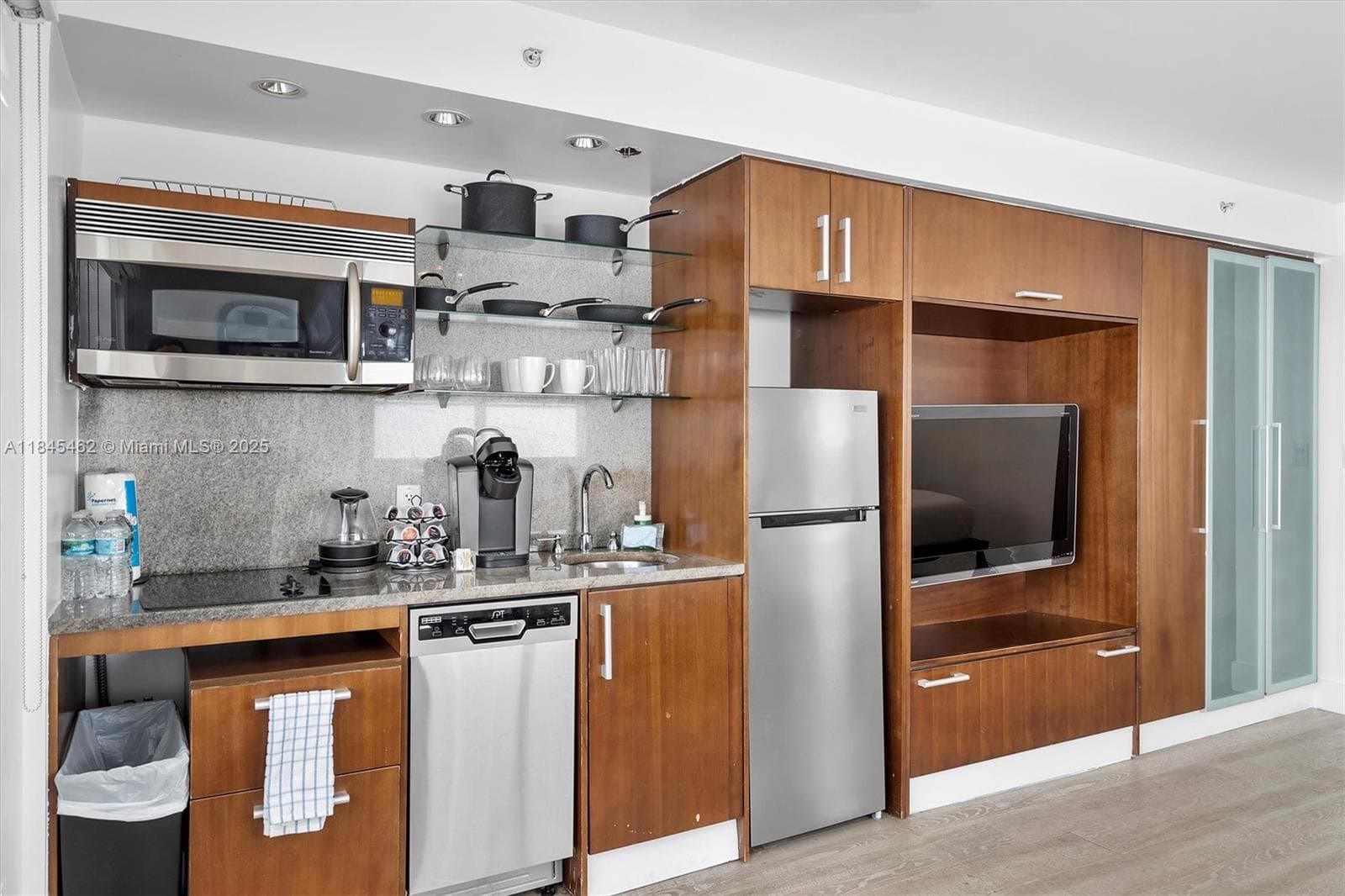 A11845462 — Miami Beach — 10