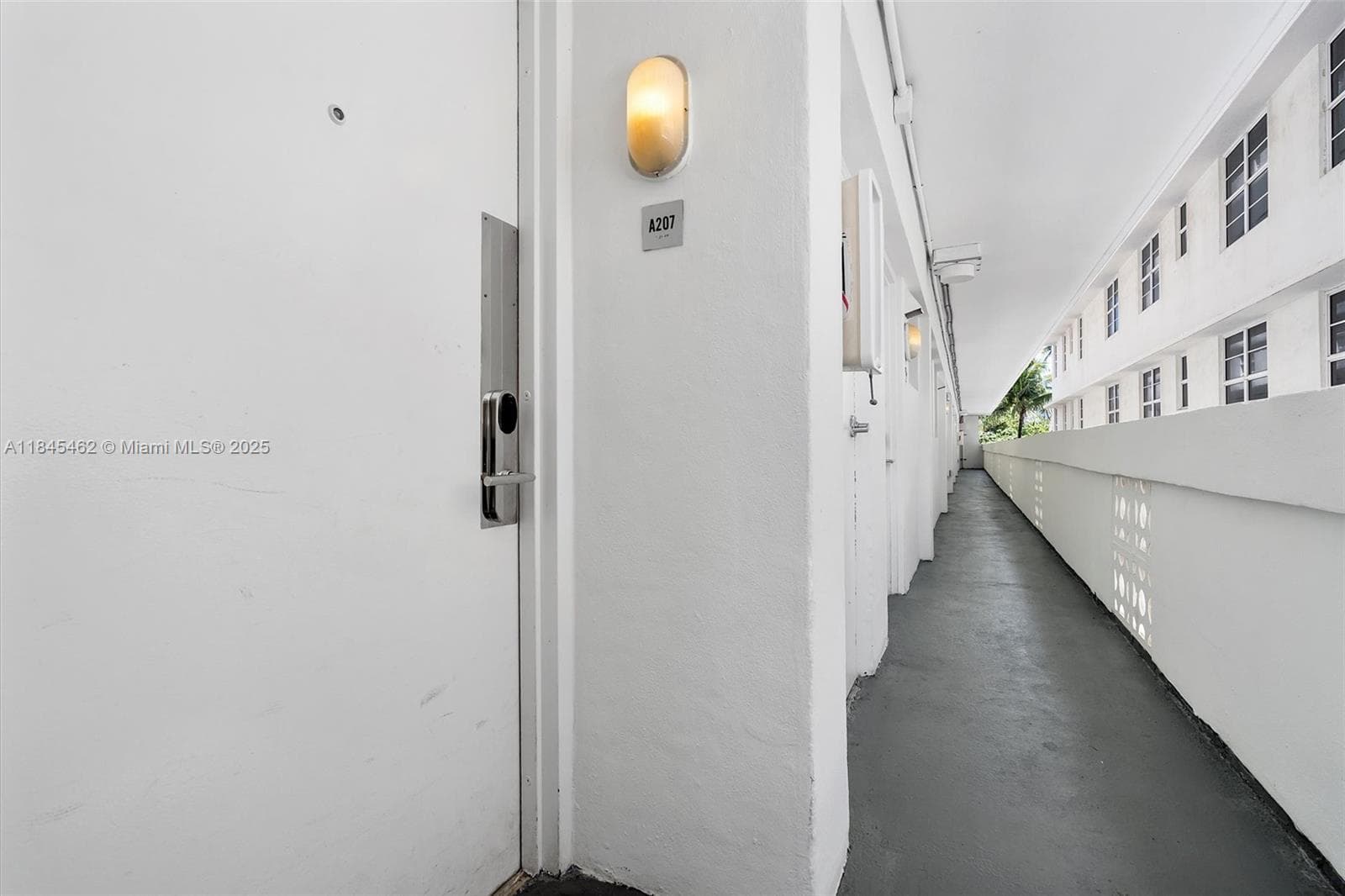 A11845462 — Miami Beach — 19
