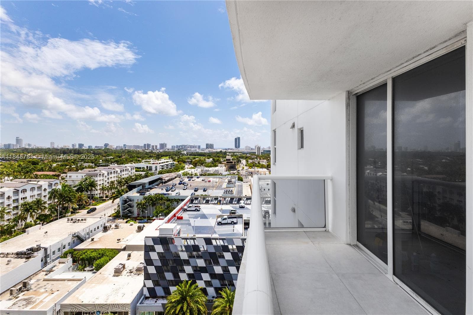 A11845781 — Miami Beach — 27