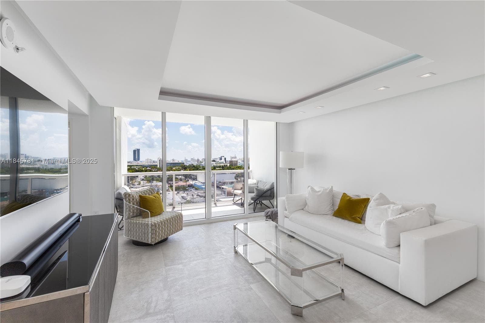A11845781 — Miami Beach — 17
