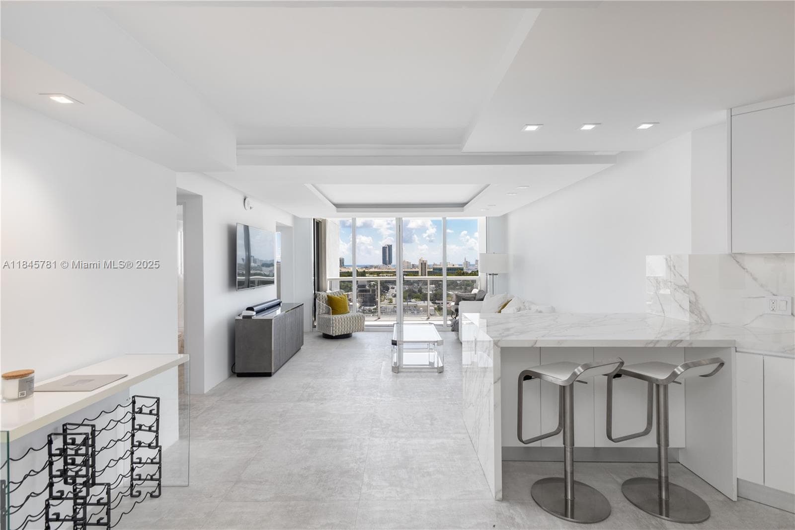 A11845781 — Miami Beach — 16