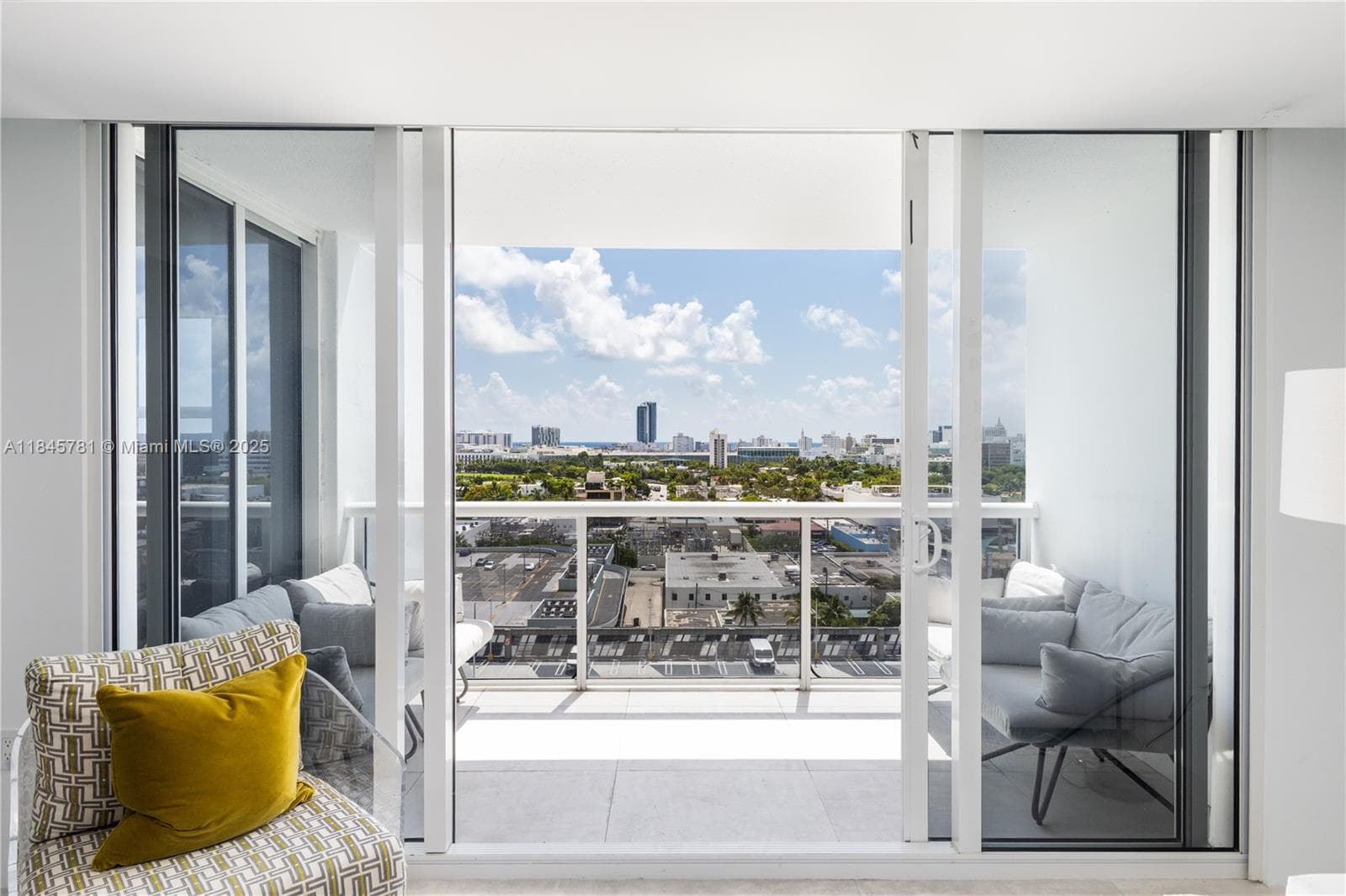 A11845781 — Miami Beach — 18