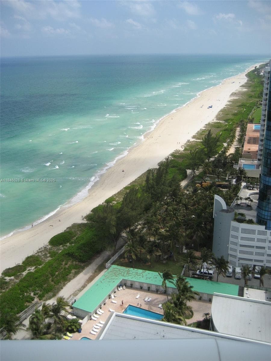 A11846028 — Miami Beach — 2