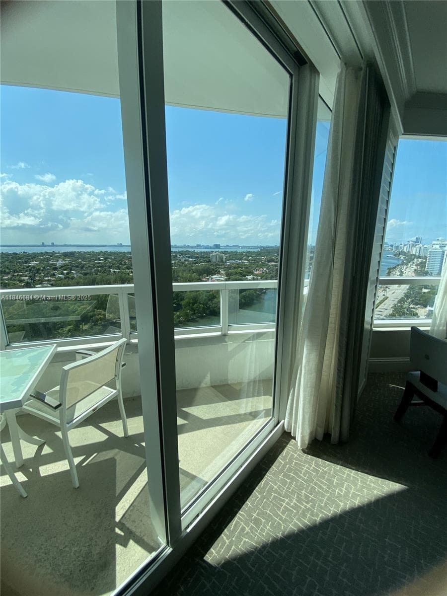 A11846684 — Miami Beach — 30