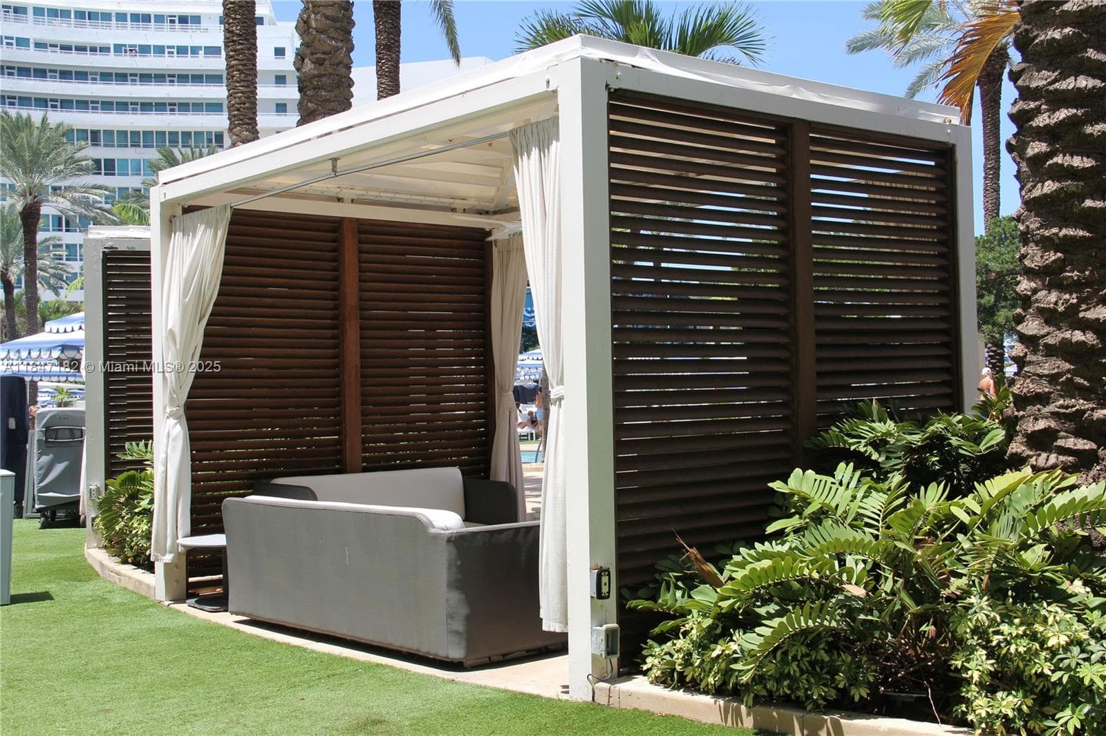 A11847182 — Miami Beach — 62