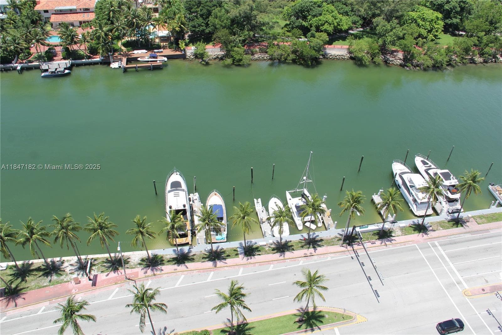 A11847182 — Miami Beach — 43