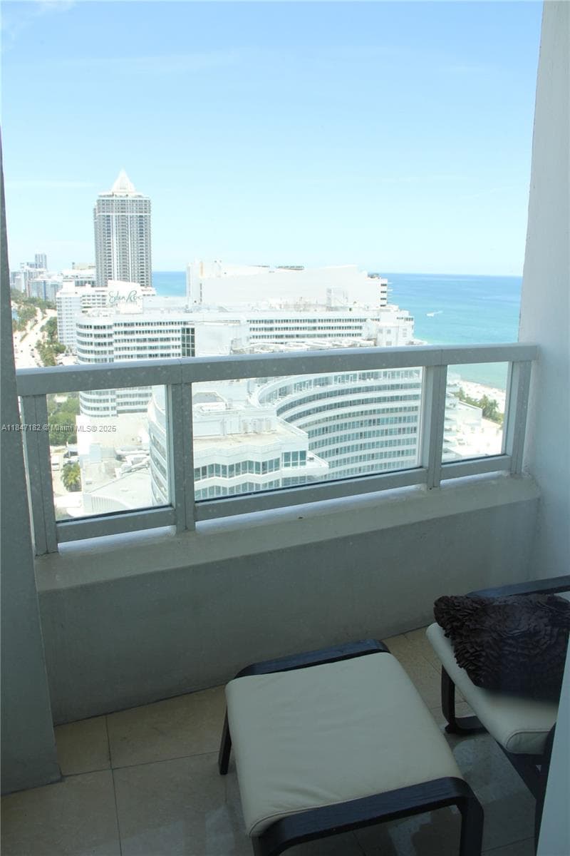 A11847182 — Miami Beach — 16